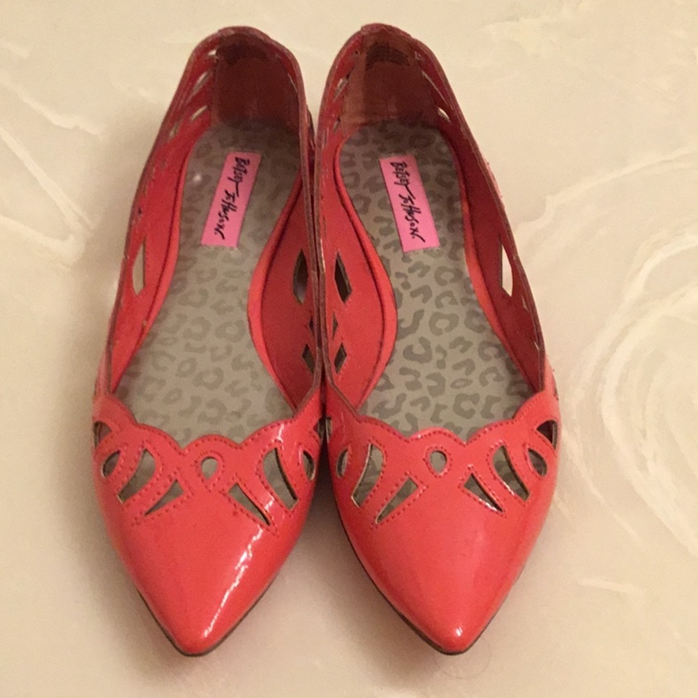 Darling coral colored Betsey Johnson flats